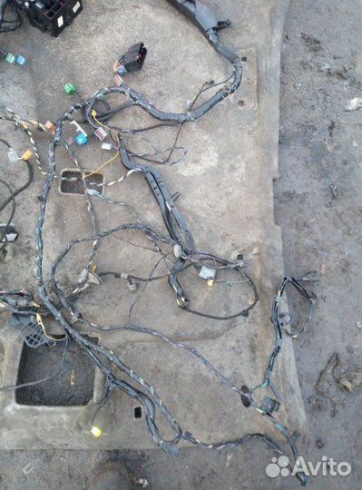 Проводка салона Ford Fiesta Mk6 седан 1.6 робот