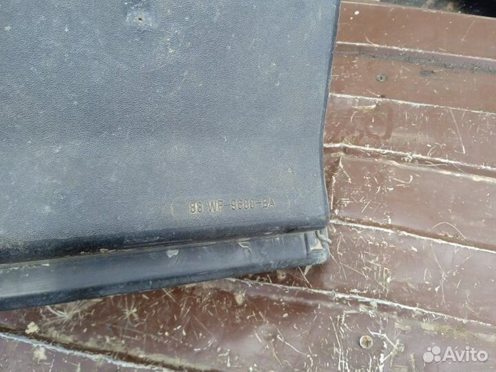 Корпус воздушного фильтра Ford Scorpio 2.0 1988