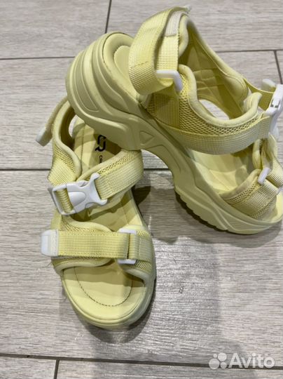 Босоножки для девочки