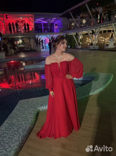 Вечернее платье