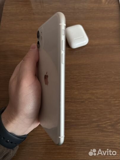 iPhone 11, 64 ГБ