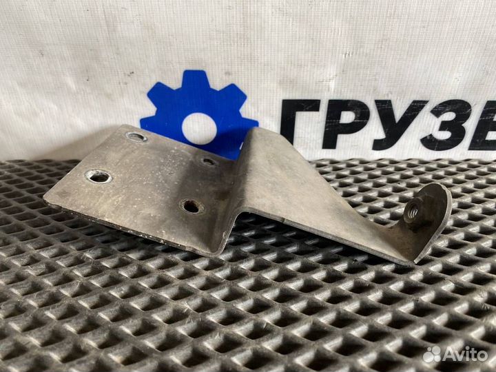 Кронштейн спойлера Volvo FH4 82282400