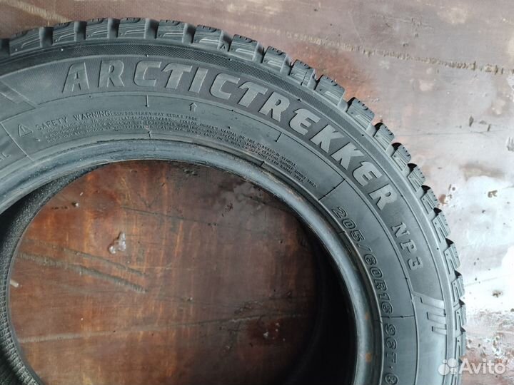 Maxxis ArcticTrekker NP3 205/60 R16