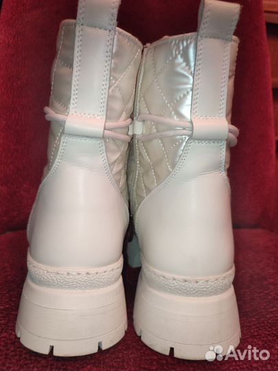 Кроссовки женские новые