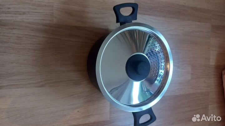 Кастрюля с крышкой Икеа Новая