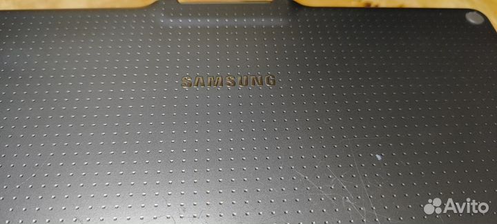 Подам б/у планшет Samsung Tab с аксессуарами