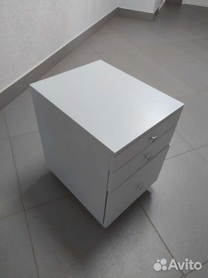 Тумба с бесплатной доставкой в отличном состоянии