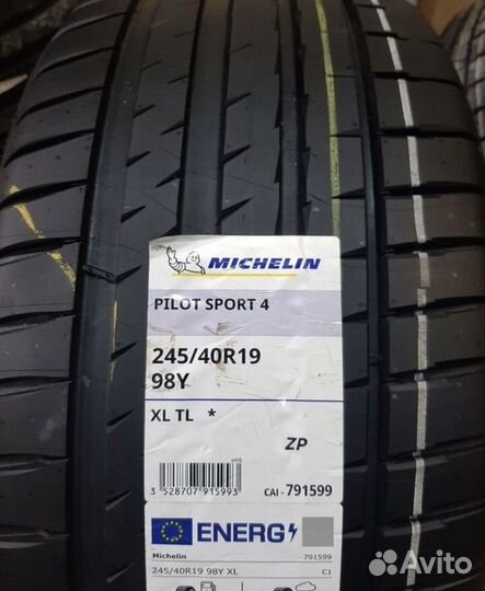 Michelin Pilot Sport 4 245/40 R19 и 275/35 R19 Y