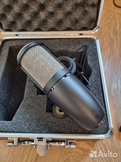 Микрофон AKG P420