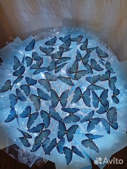 Светящийся букет из бабочек