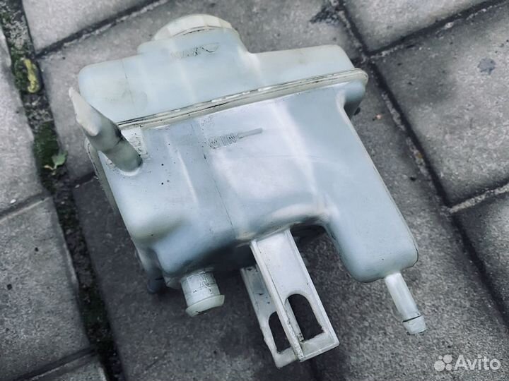 Бачок главного тормозного цилиндра BMW e38 e39