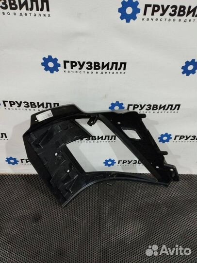 Окантовка левой фары Volvo FMX 84236092