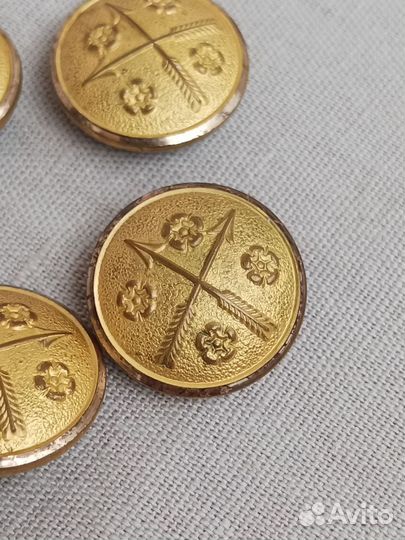 Пуговицы