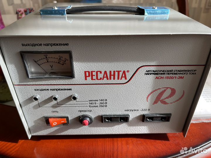Автоматический стабилизатор напряжения