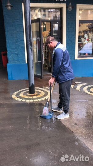 Дворник м. Чкаловская 70000