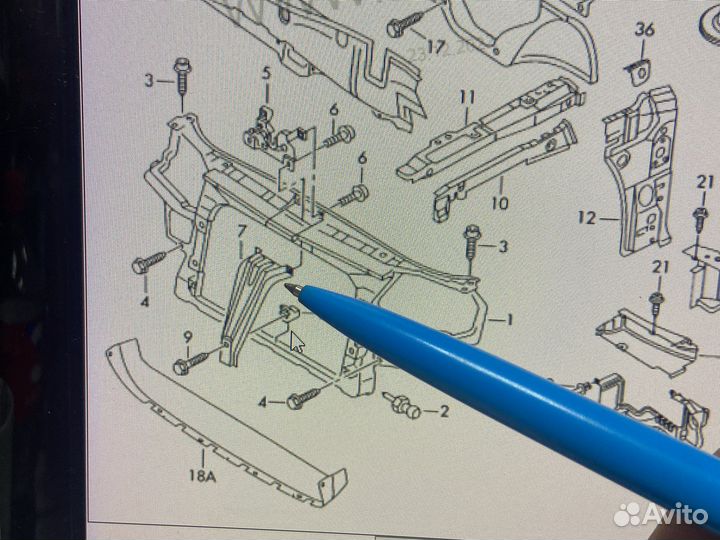 Подпорка замка капота vw golf 4 bora 1j0805567