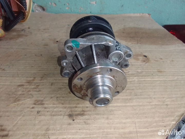 Водяной насос (помпа ) Bmw 5 E39 M52 B28