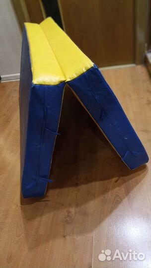 Мат гимнастический складной