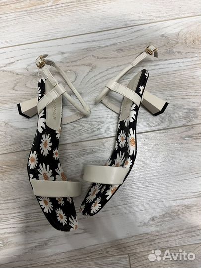 Босоножки женские 37 размер летние бело-черные