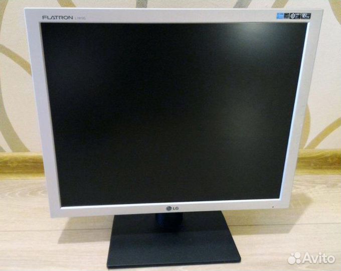 Монитор LG flatron L1919S