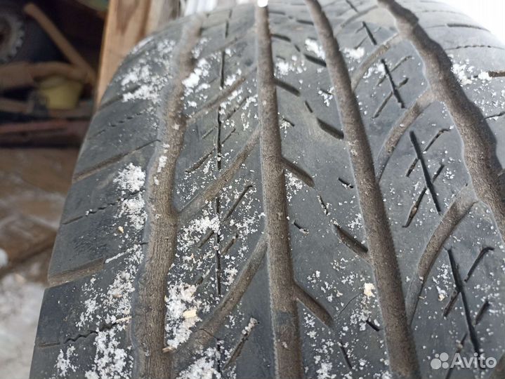 Toyo 310 235/65 R17