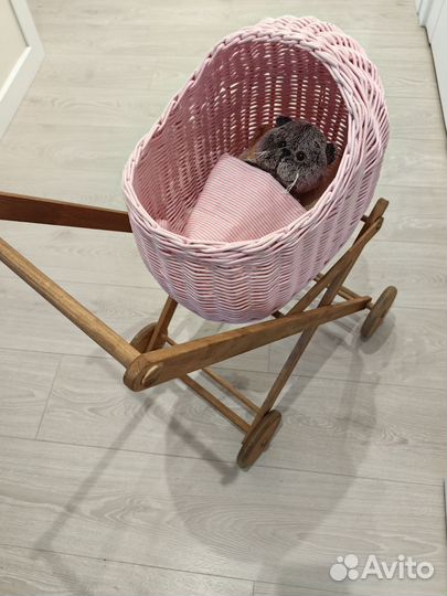Коляска люлька для кукол из бумажной лозы