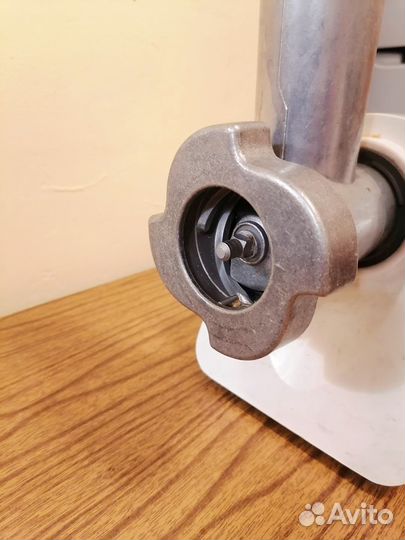 Электромясорубка б/у Бриз аксион