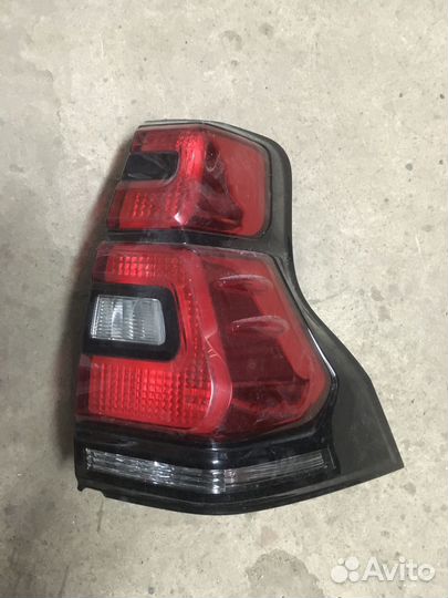 Фонарь задний правый toyota land cruiser prado 150