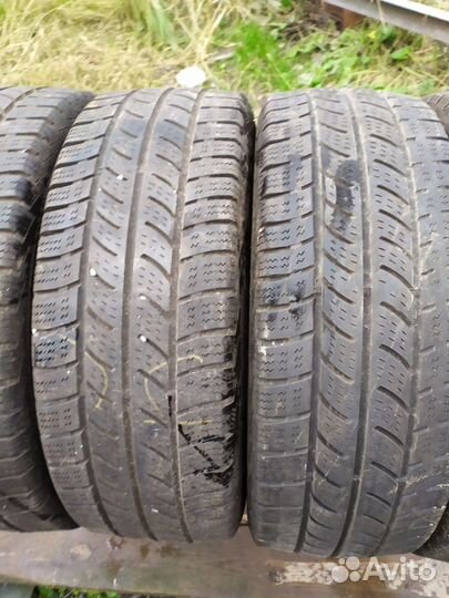 Continental VancoWinter 2 225/65 R16C 110V