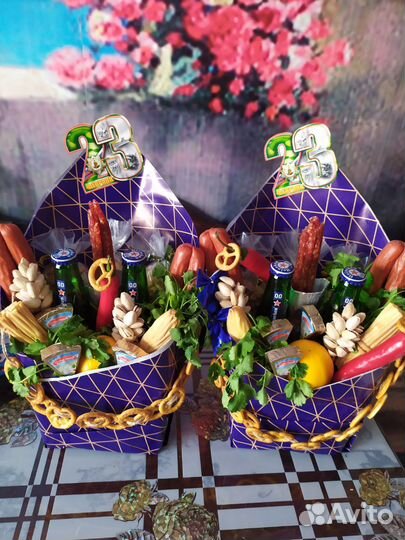 Подарочная корзина из фруктов