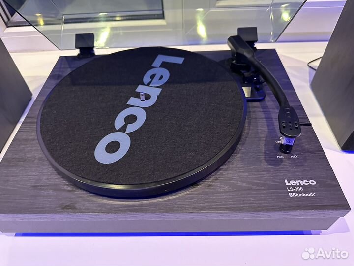 Проигрыватель винила Lenco ls 300