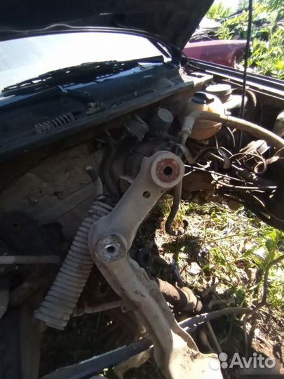 Балка подрадиаторная Volkswagen Vento 1993