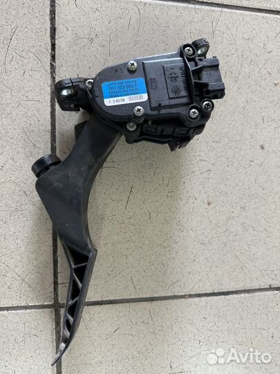 Педаль газа Volkswagen Caravelle T5 Каравелла Т5