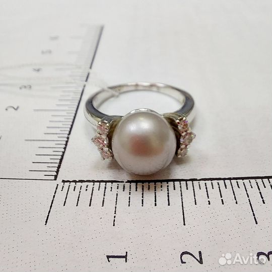 Золотое кольцо с бриллиантом 17,5р