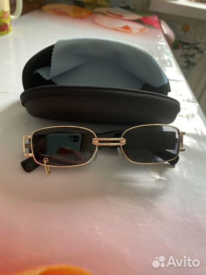 Солнцезащитные очки