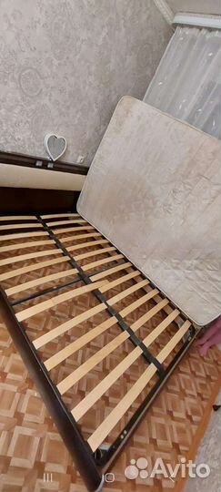 Кровать