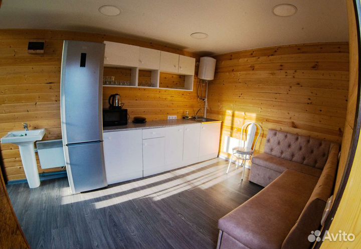 Банкетный Зал с домом и террасами