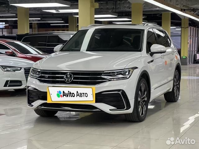 Volkswagen Tiguan L 2.0 AMT, 2022, 40 000 км