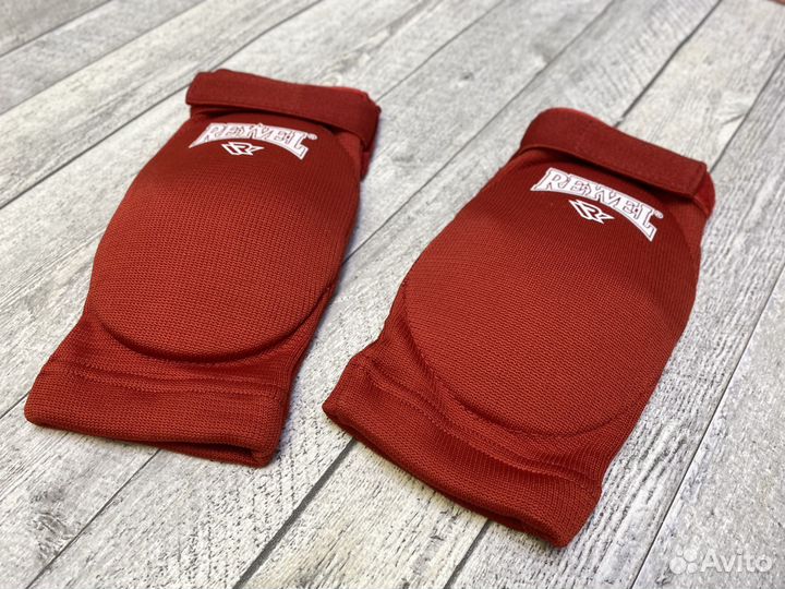 Защита локтя Reyvel красная