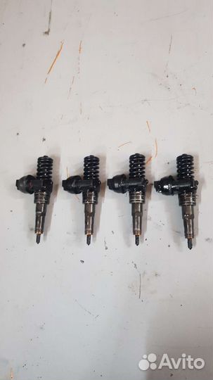 Фольксваген Туран 04 г. 1.9TDI Форсунка дизельная