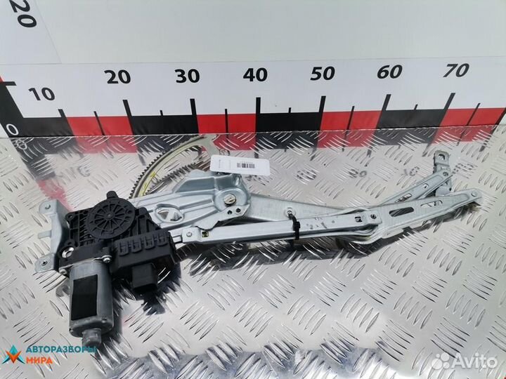 Стеклоподъемник передний правый Opel Zafira 2 (B)