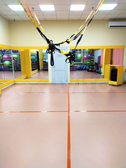 Спортивный зал,студия фитнеса с спортивным инвента