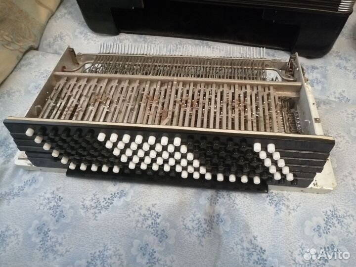 Запчасти / аккордеон Weltmeister Consona 4/4