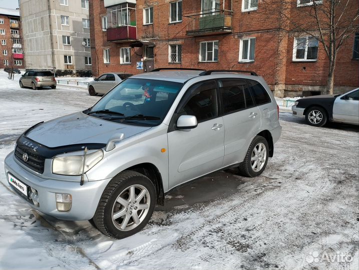 Toyota RAV4 1.8 AT, 2003, 268 000 км