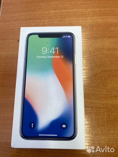 iPhone X, 64 ГБ
