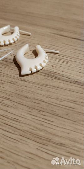 «Серьги из кости»