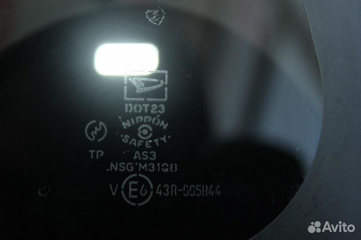 Стекло кузовное глухое правое для Toyota Cami 200