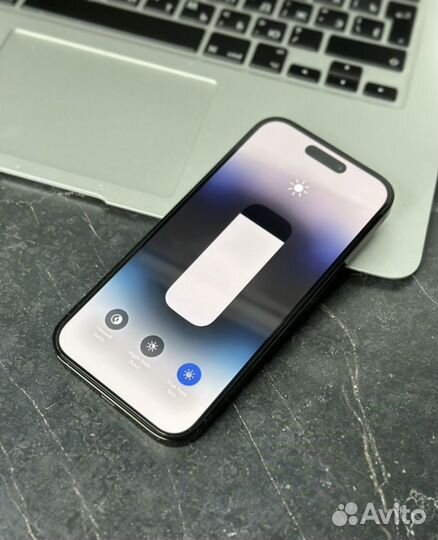 Телефон iPhone 14 pro