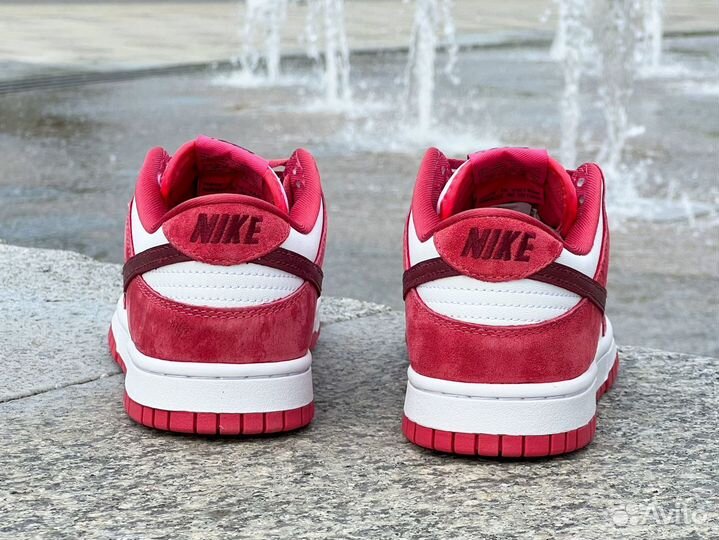 Nike Dunk Low Premium SB Valentines Day 2014 Red