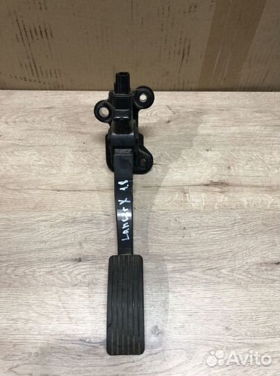 Педаль газа Mitsubishi Lancer X